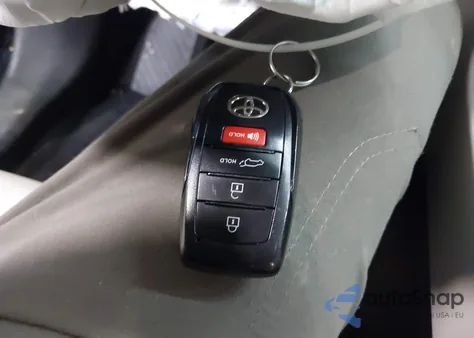 2024 Toyota Grand Highlander Xle z USA, uszkodzony, nr VIN 5TDAAAB55RS000571